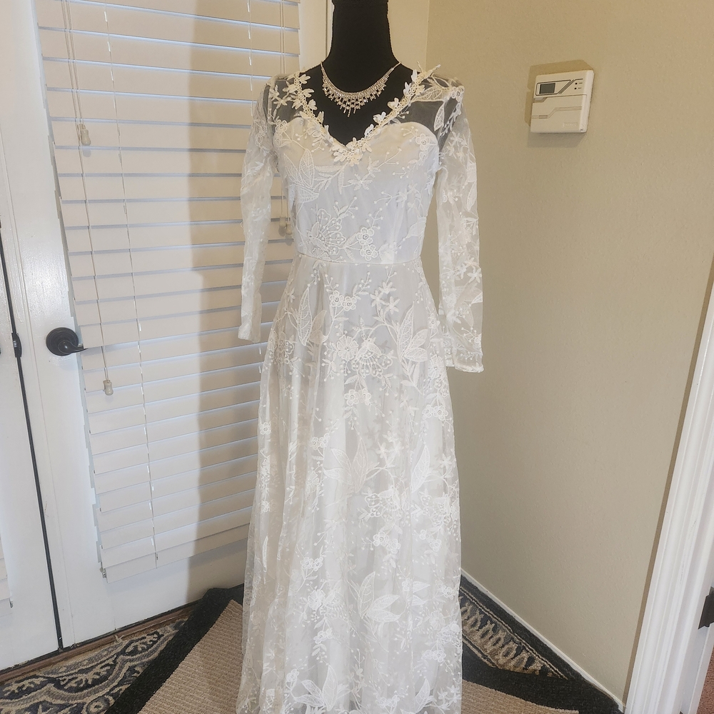 Elegant White Lace Long Sleeve Dress